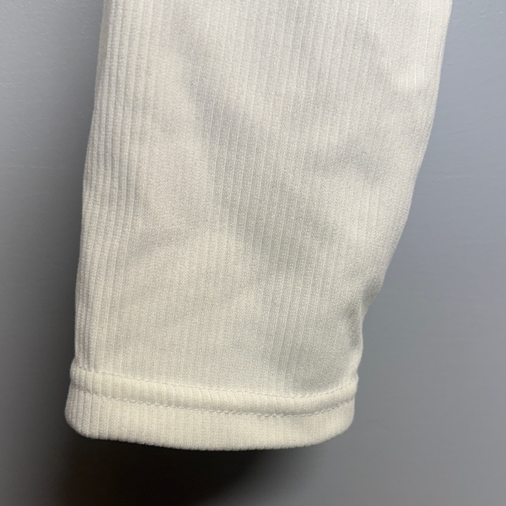 White Ribbed Long Sleeve Crop Top with Rhinestone Detail SIZE L - Picture 3 of 6